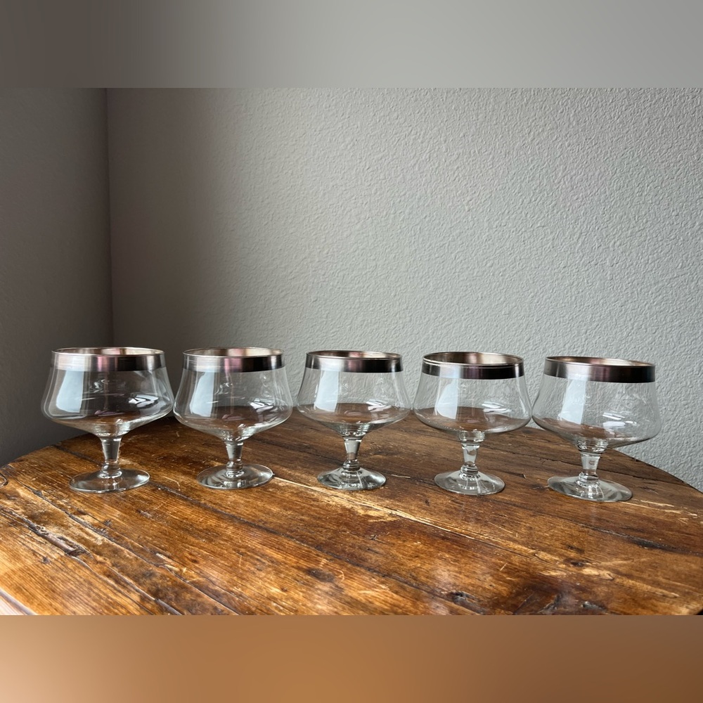 Dorothy Thorpe Style Silver band Shrimp Cocktail Crystal Glasses Set of 5